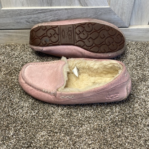 UGG® | Pink Crystal Ansley Moccasin Slipper - Women
UGG 7 - Picture 6 of 11